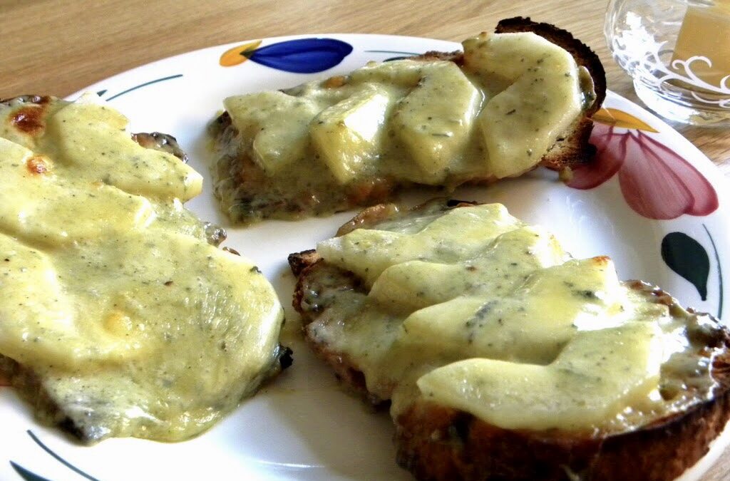 Rarebits met peer en stilton – Yvette van Boven