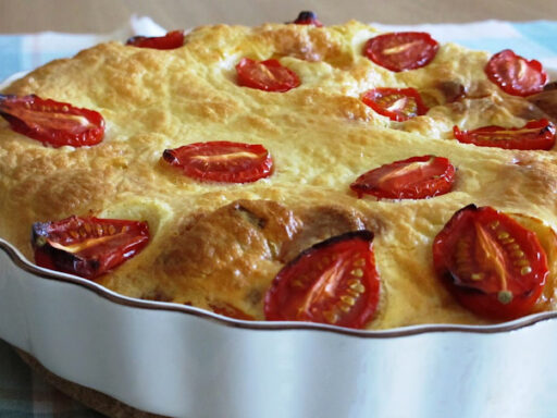 Hartige clafoutis met groente en kerstomaatjes