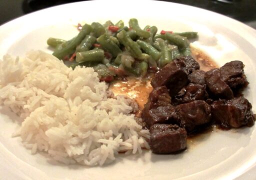 Babi ketjap met sambal goreng boontjes Babi ketjap met sambal goreng boontjes