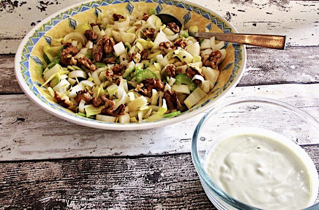 Witlofsalade met peer en blue cheese dressing