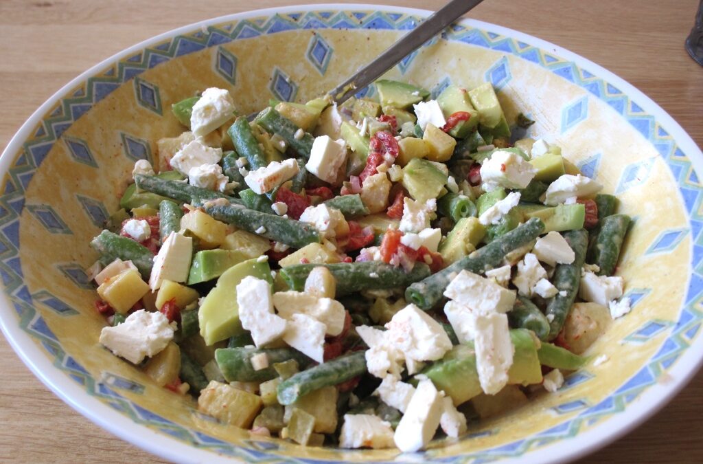 Aardappelsalade met boontjes en feta