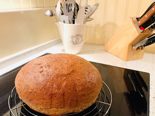 Speltbrood met lijnzaad