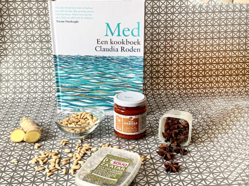Med een kookboek van Claudia Roden