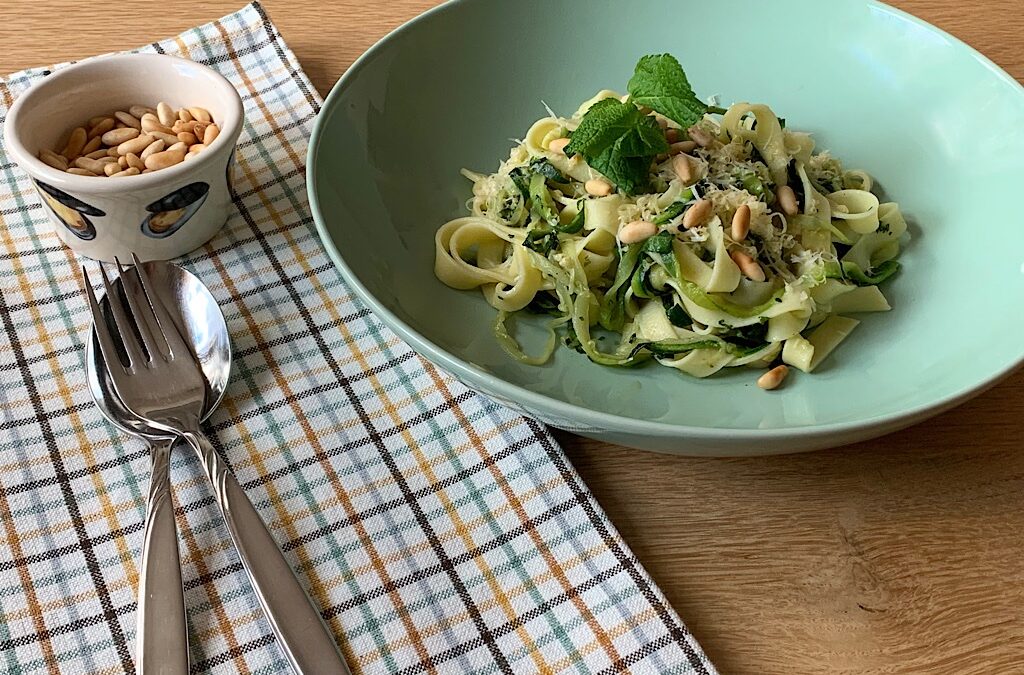 Tagliatelle met courgette en munt van Jamie